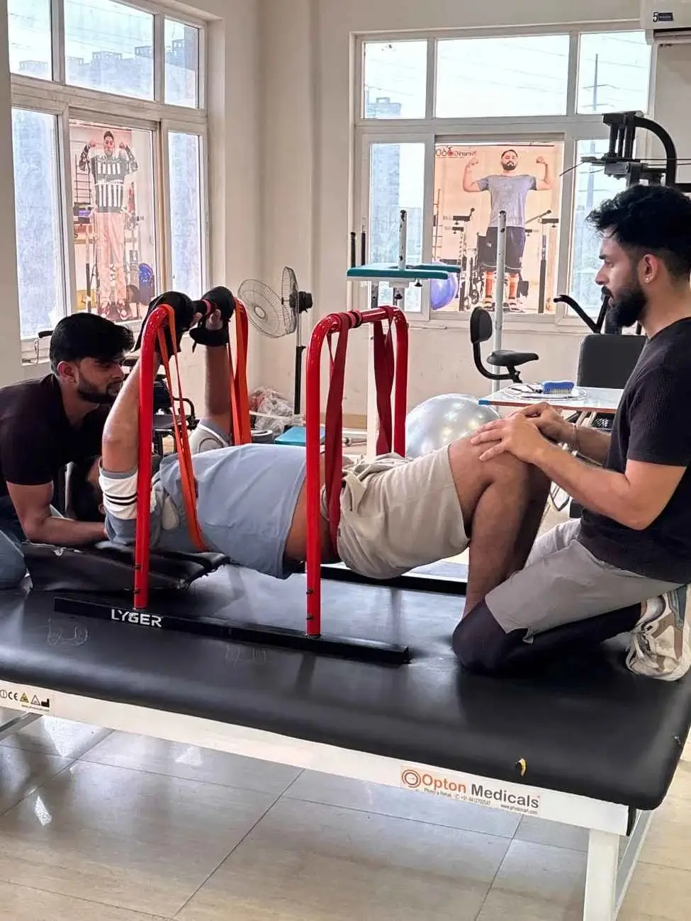 Can elderly patients benefit from treatment at the Best Physiotherapy Center in Noida?